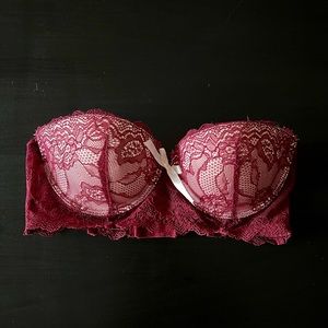 Lace Featured Strapless Bra